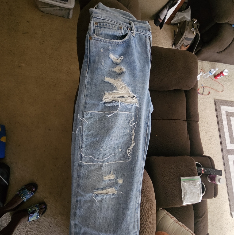 Levi's Men's Relaxed Fit Distressed Blue Jeans - Picture 5 of 6